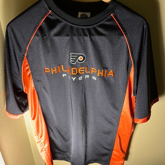 NHL Men’s Mesh Embroidered Philadelphia Flyers Tee Color Black/Orange - Picture 1 of 5